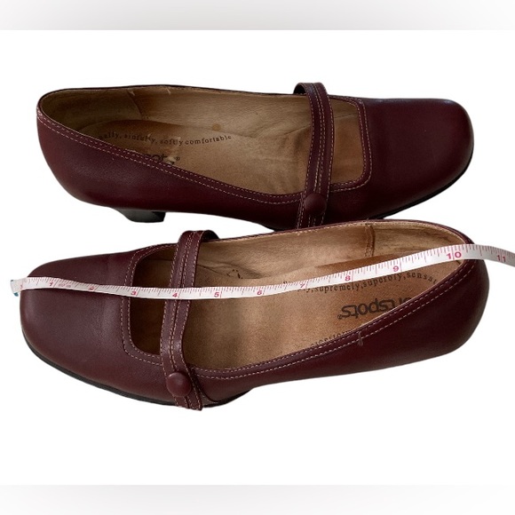 Softspots Leather Mary Jane Dress Shoe, Size 9.5 - Picture 13 of 14